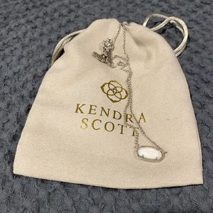 Kendra Scott necklace